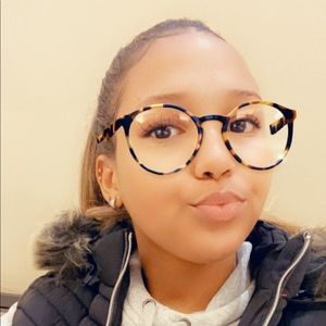 Meet your Posher, Elva